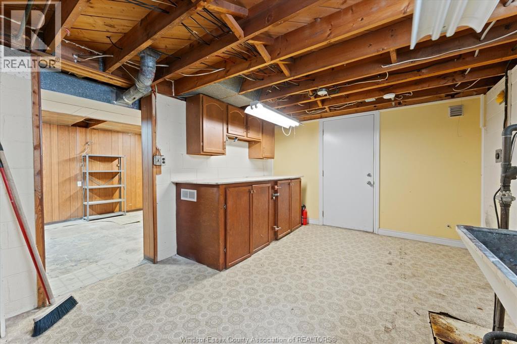 4045 Dougall, Windsor, Ontario  N9G 1X4 - Photo 28 - 26009221