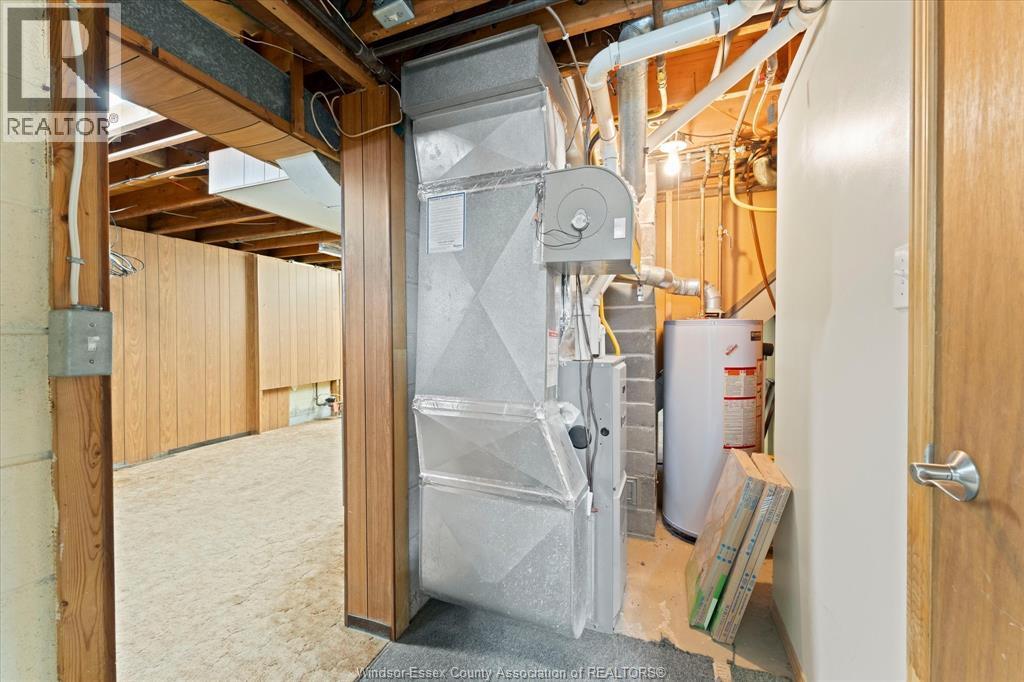 4045 Dougall, Windsor, Ontario  N9G 1X4 - Photo 29 - 26009221