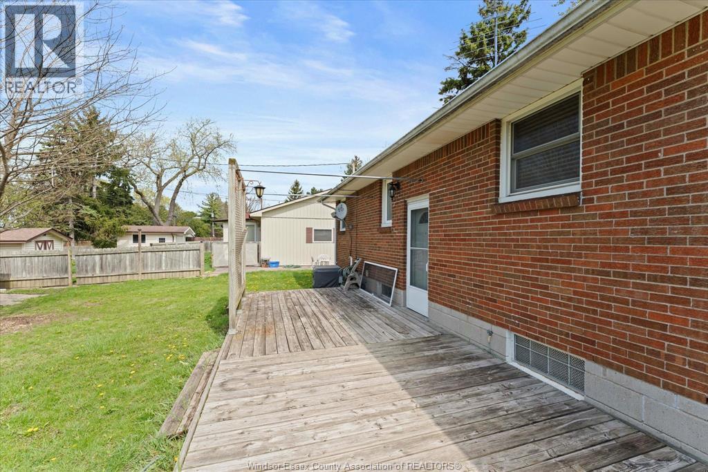 4045 Dougall, Windsor, Ontario  N9G 1X4 - Photo 33 - 26009221