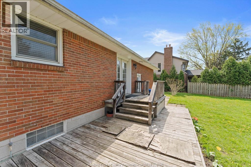 4045 Dougall, Windsor, Ontario  N9G 1X4 - Photo 34 - 26009221