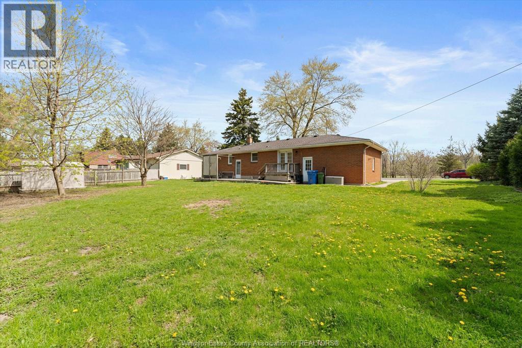 4045 Dougall, Windsor, Ontario  N9G 1X4 - Photo 39 - 26009221