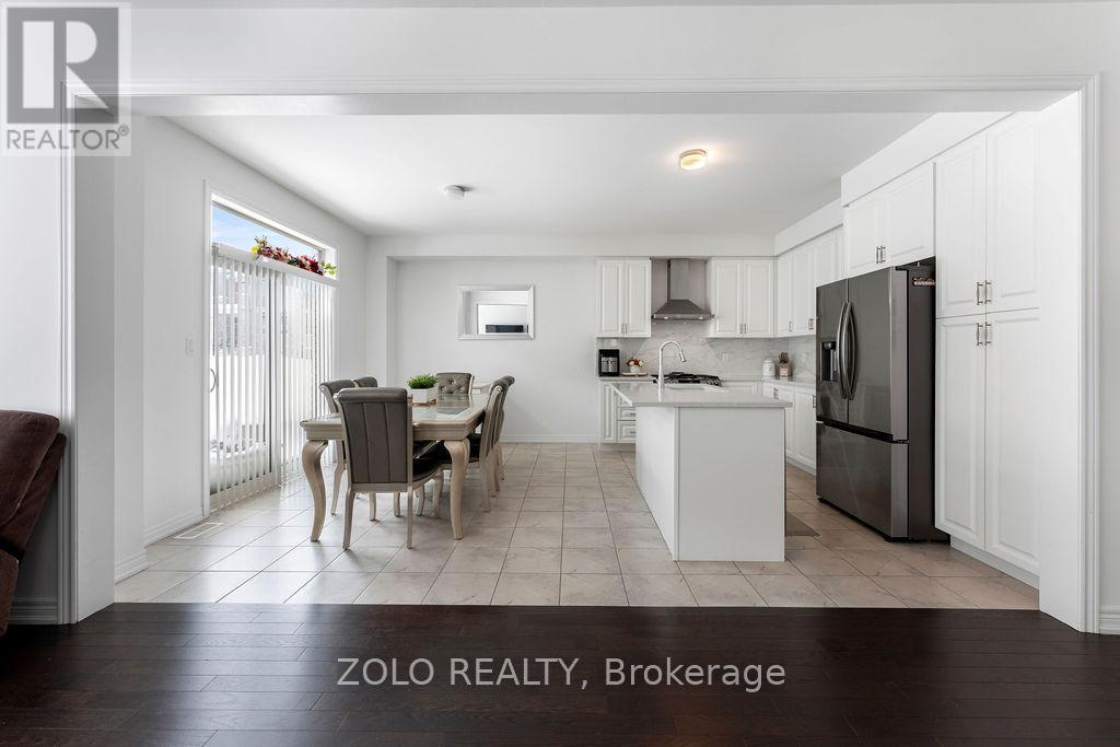 23 Kingsbury Trail, Barrie, Ontario  L9J 0W8 - Photo 10 - S12922412