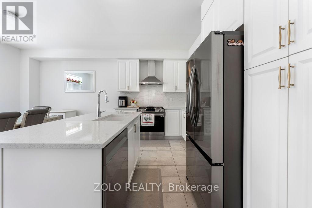 23 Kingsbury Trail, Barrie, Ontario  L9J 0W8 - Photo 8 - S12922412