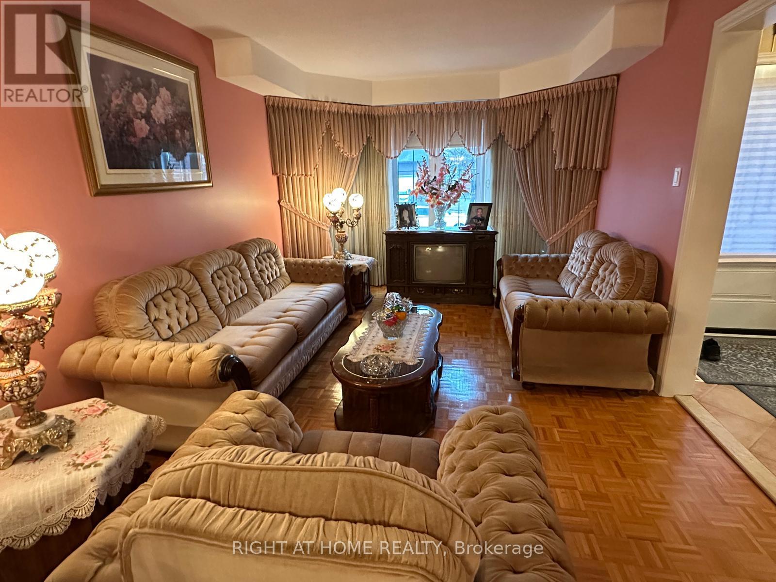 874 Wetherby Lane N, Mississauga, Ontario  L4W 4S9 - Photo 16 - W13040778