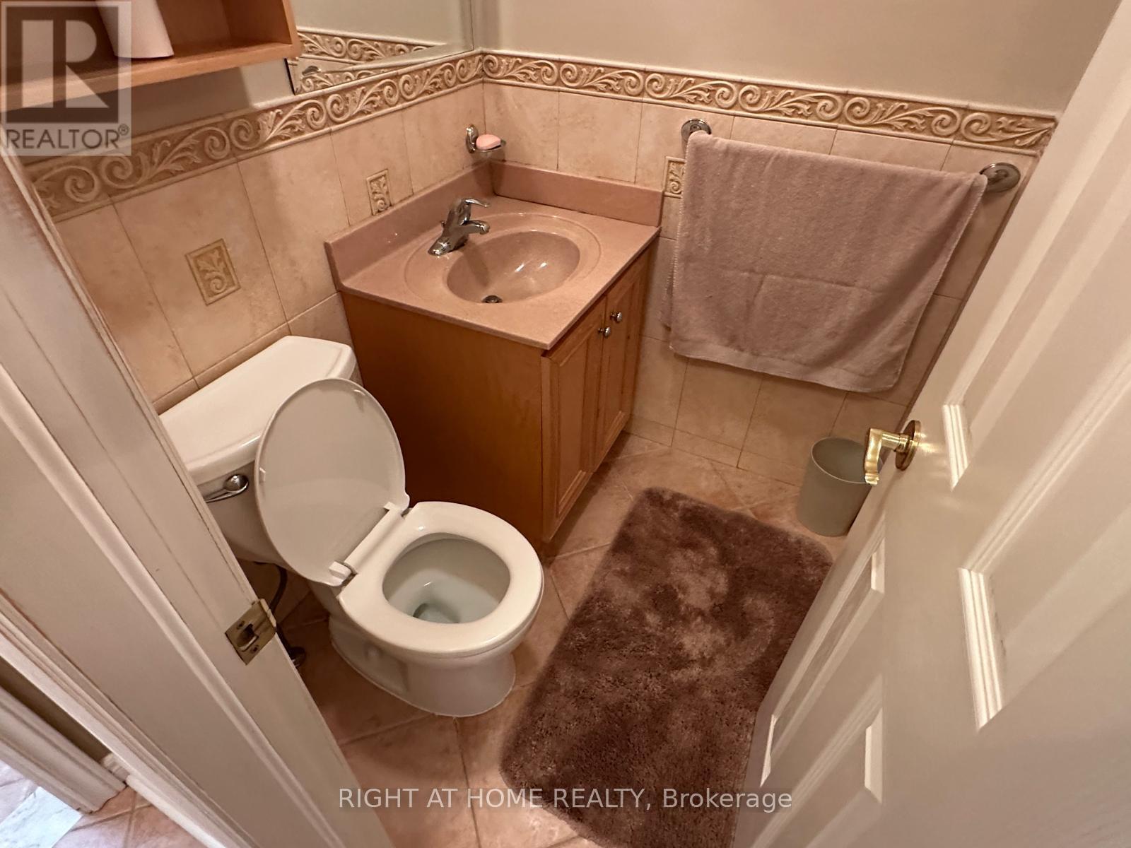 874 Wetherby Lane N, Mississauga, Ontario  L4W 4S9 - Photo 8 - W13040778