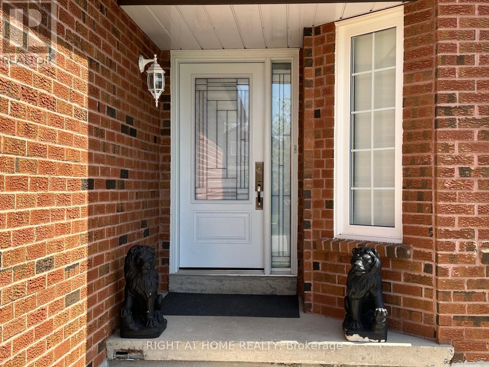 874 Wetherby Lane N, Mississauga, Ontario  L4W 4S9 - Photo 5 - W13040778