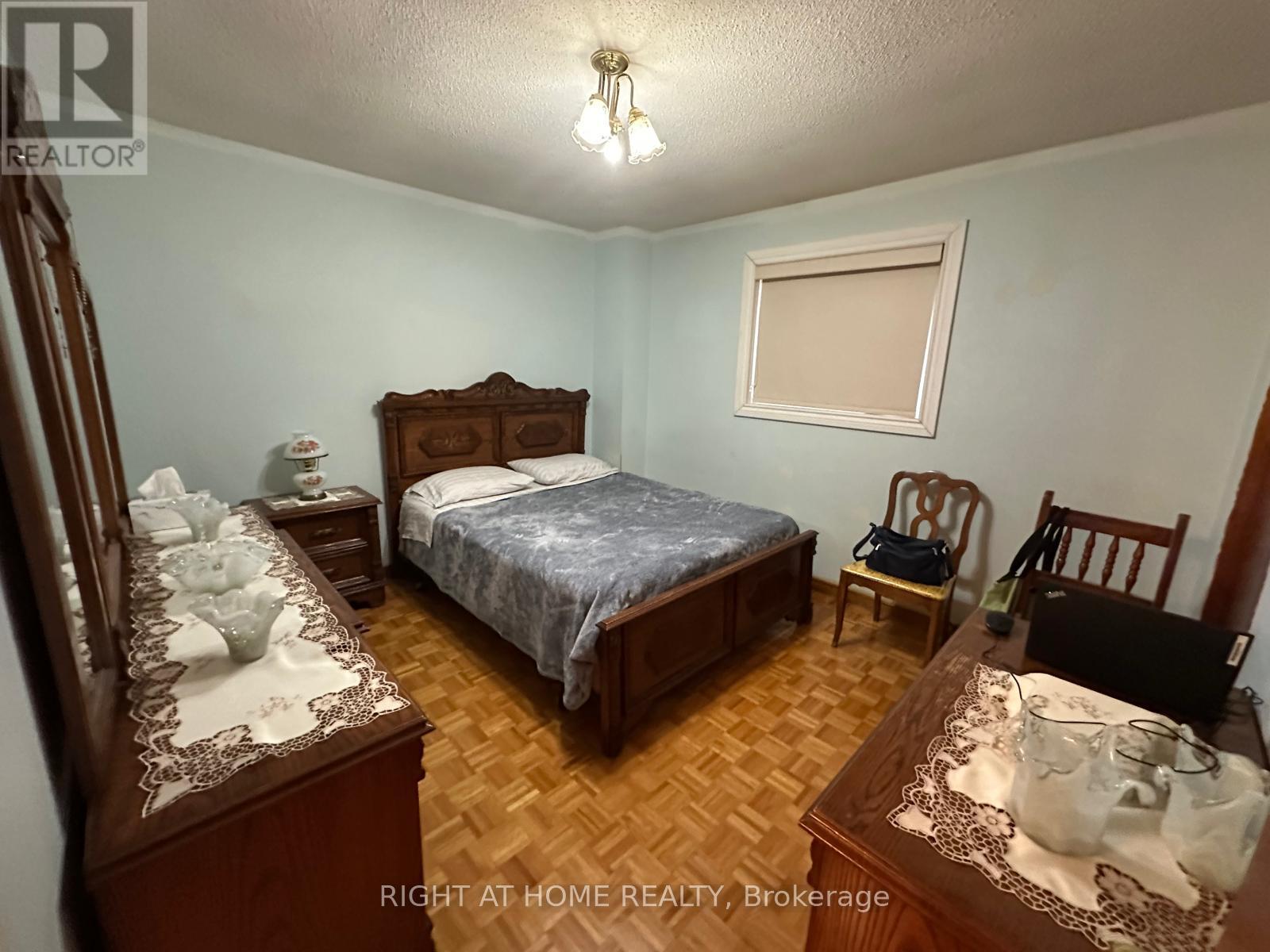 874 Wetherby Lane N, Mississauga, Ontario  L4W 4S9 - Photo 20 - W13040778