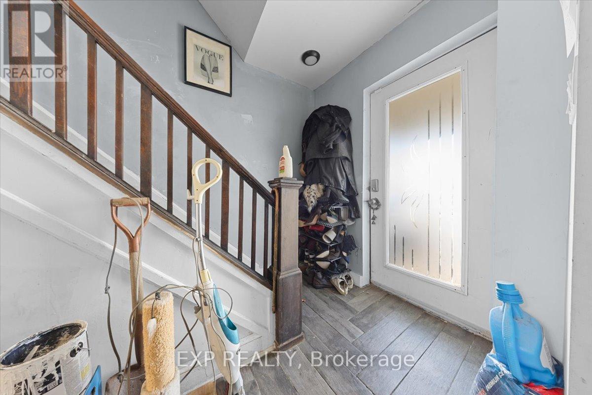 297 Cyr Avenue, Ottawa, Ontario  K1L 7N6 - Photo 4 - X12979062