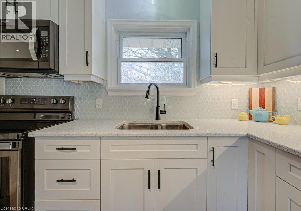 549 Dunbar Road, Kitchener, Ontario  N2M 2X1 - Photo 17 - 40824240