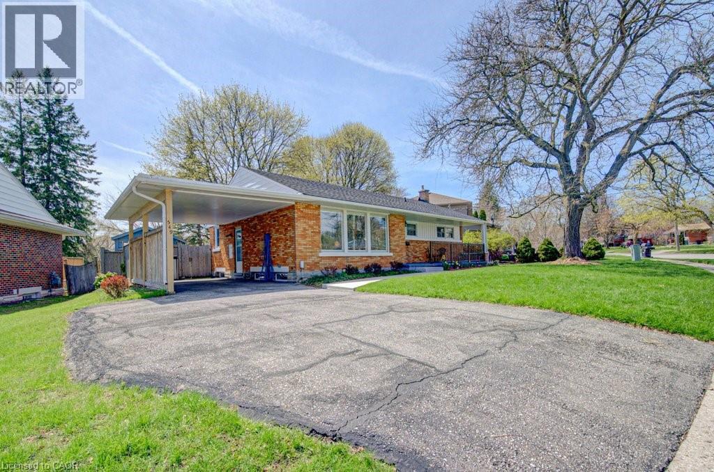 549 Dunbar Road, Kitchener, Ontario  N2M 2X1 - Photo 2 - 40824240