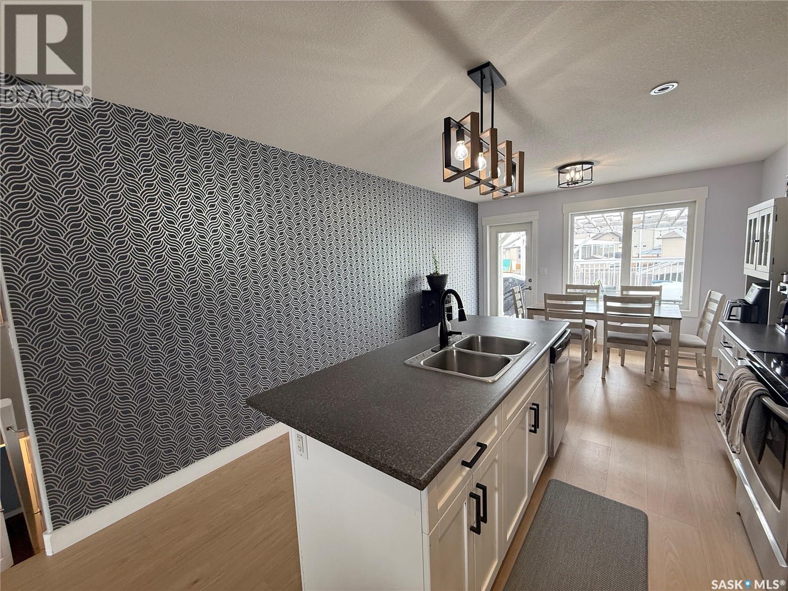 724 Quessy Drive, Martensville, Saskatchewan  S0K 0A2 - Photo 9 - SK033993