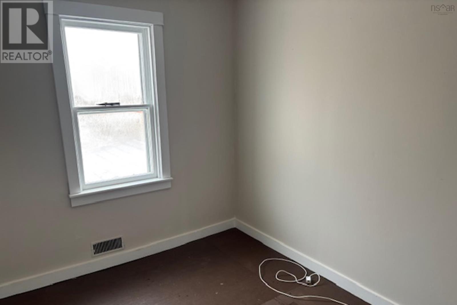 20 Park Street, Amherst, Nova Scotia  B4H 2R1 - Photo 9 - 202608066