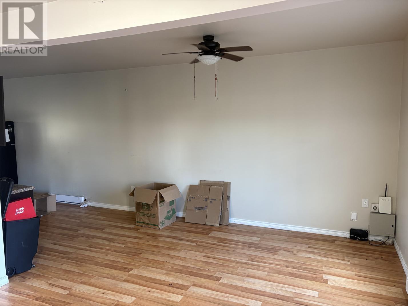 28 St. Georges Ave, Sault Ste. Marie, Ontario  P6B 1W7 - Photo 2 - SM253160