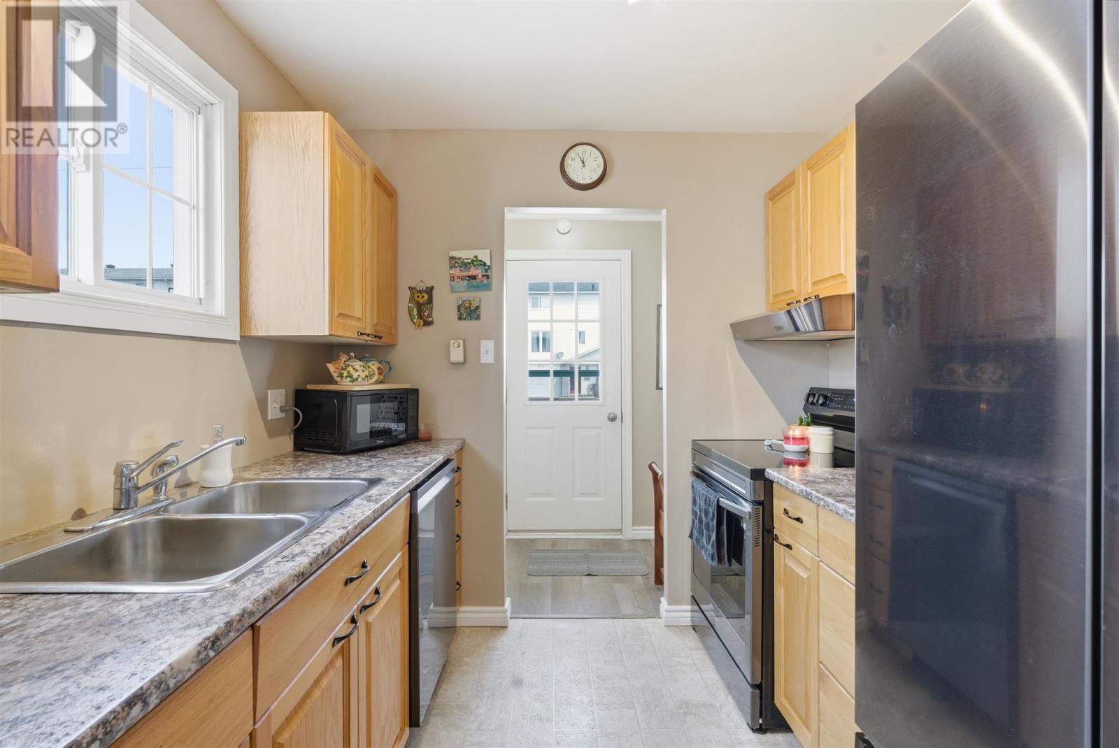 60 Farrell Cres, Elliot Lake, Ontario  P5A 3M9 - Photo 4 - SM260772
