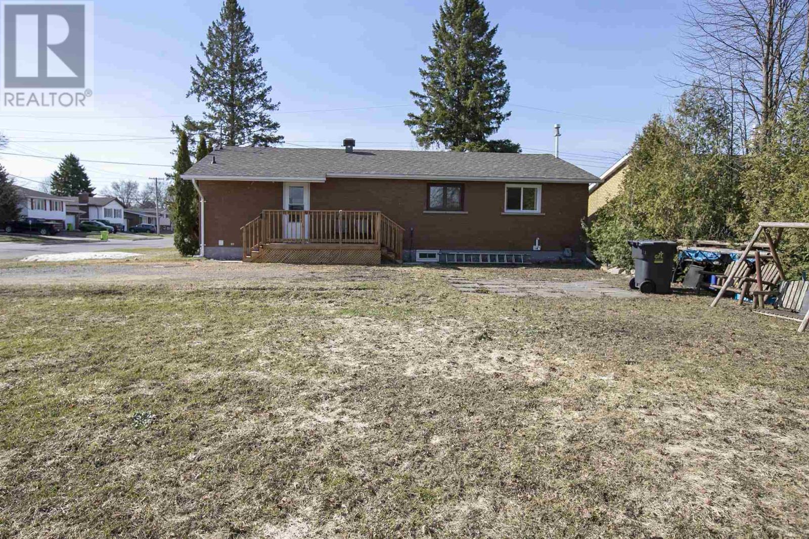 2 Winfield Dr, Sault Ste. Marie, Ontario  P6C 2M9 - Photo 6 - SM260779