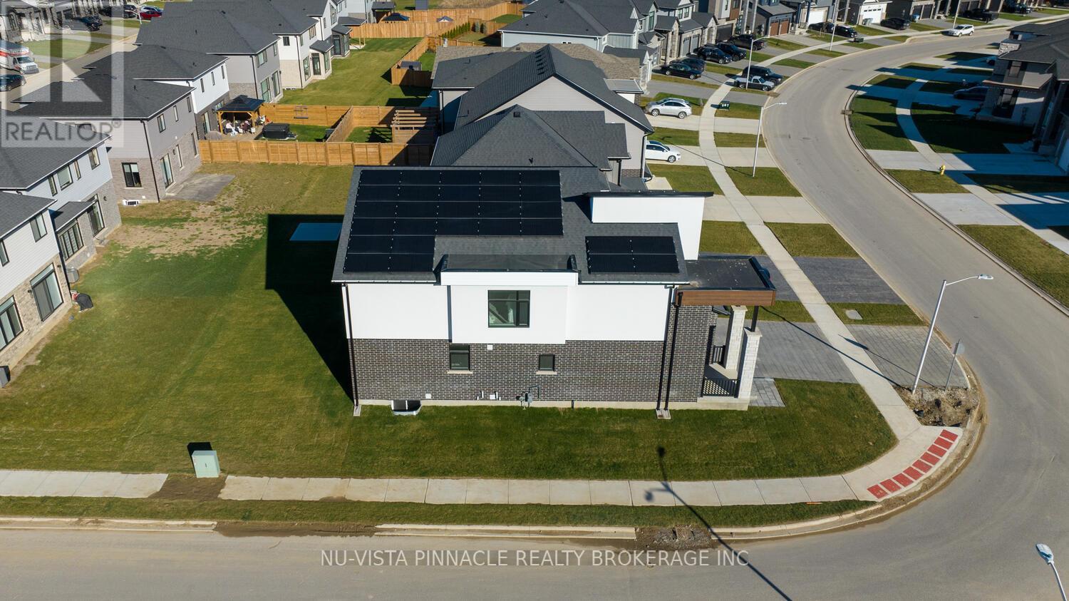 260 Crestview Drive, Middlesex Centre, Ontario  N0L 1R0 - Photo 2 - X13046702