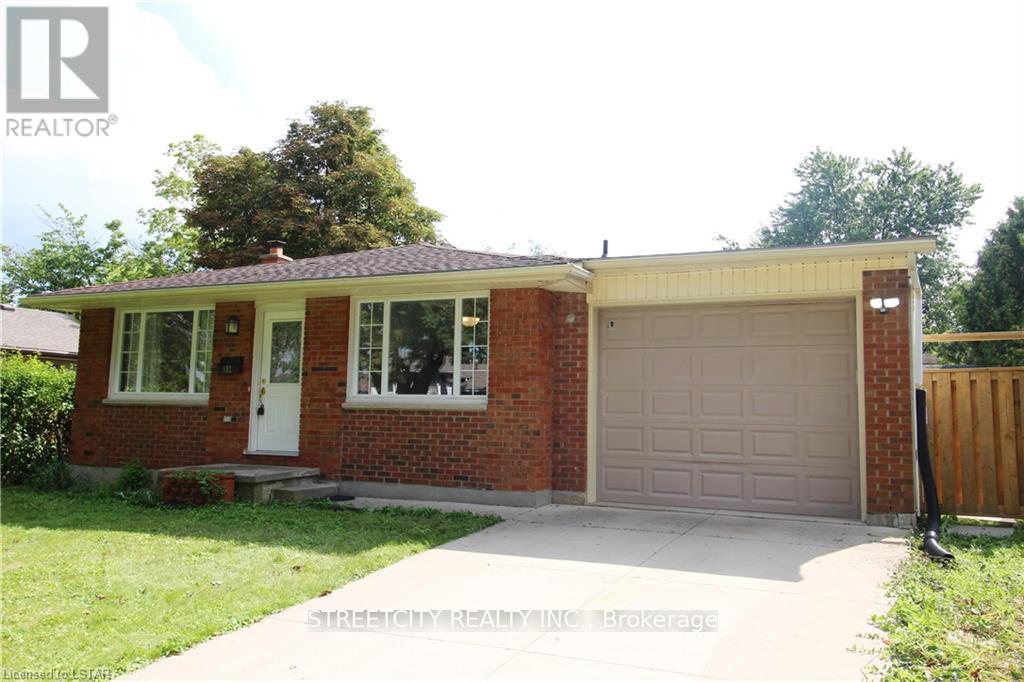 102 PAPERBIRCH CRESCENT, London North, Ontario