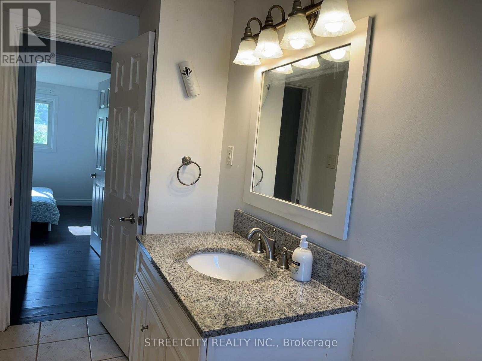 102 Paperbirch Crescent, London North, Ontario  N6G 1L7 - Photo 11 - X13046766