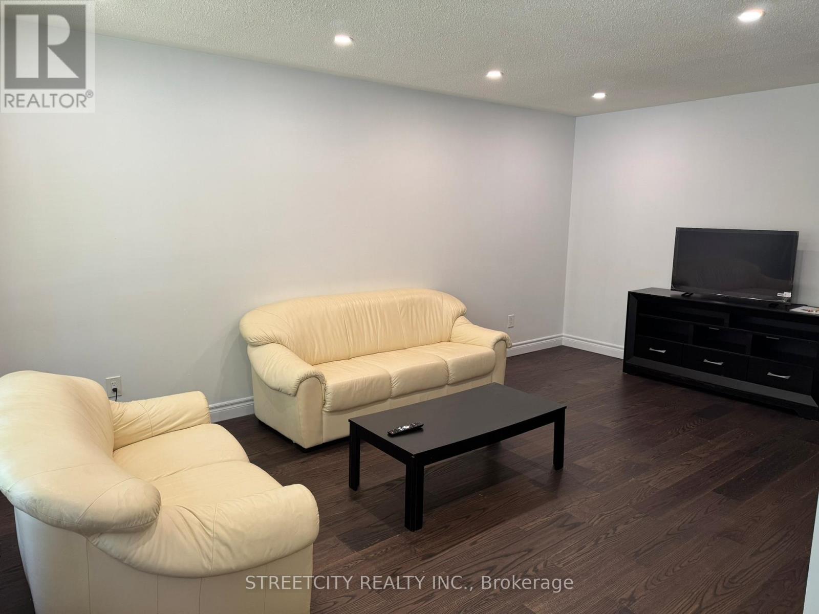 102 Paperbirch Crescent, London North, Ontario  N6G 1L7 - Photo 4 - X13046766