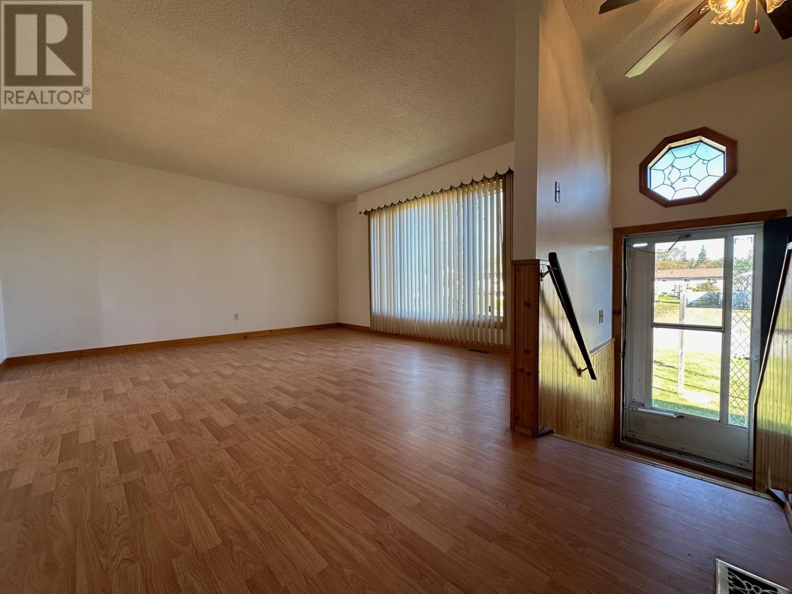 4 East Grove Cres, Terrace Bay, Ontario  P0T 2W0 - Photo 3 - TB252810