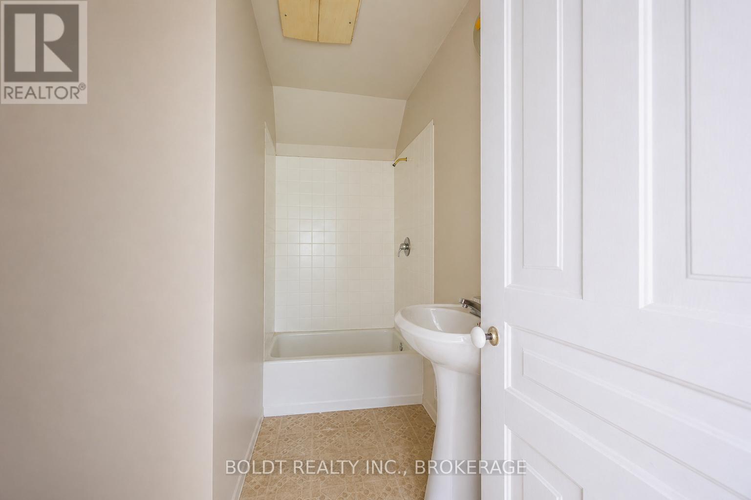 9694 Willoughby Drive, Niagara Falls, Ontario  L2G 0X1 - Photo 21 - X13046760