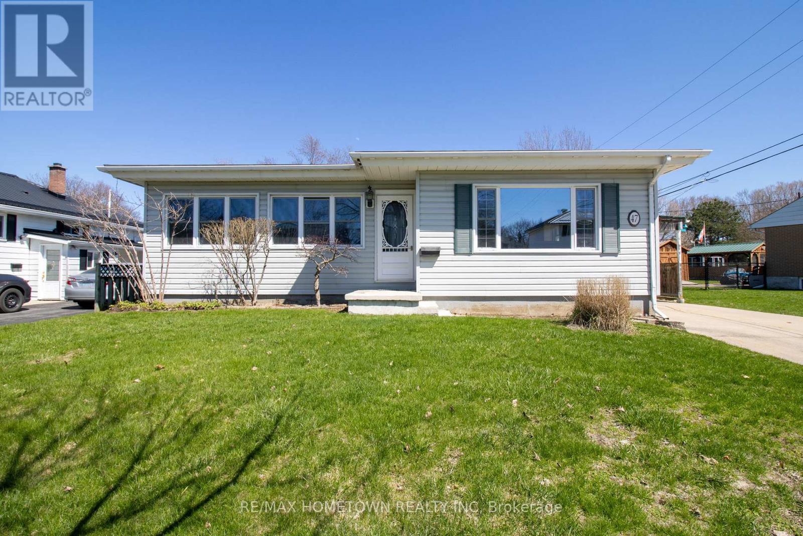 47 BISLEY CRESCENT, brockville, Ontario