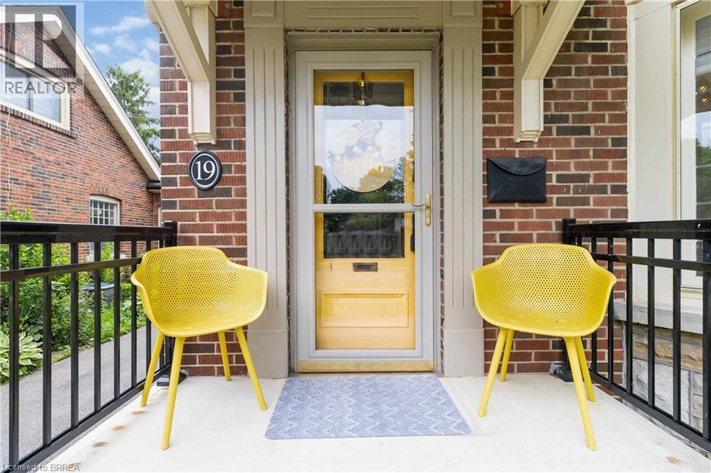 19 Lincoln Avenue, Brantford, Ontario  N3T 4S5 - Photo 3 - 40803741