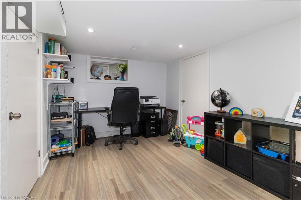 19 Lincoln Avenue, Brantford, Ontario  N3T 4S5 - Photo 34 - 40803741