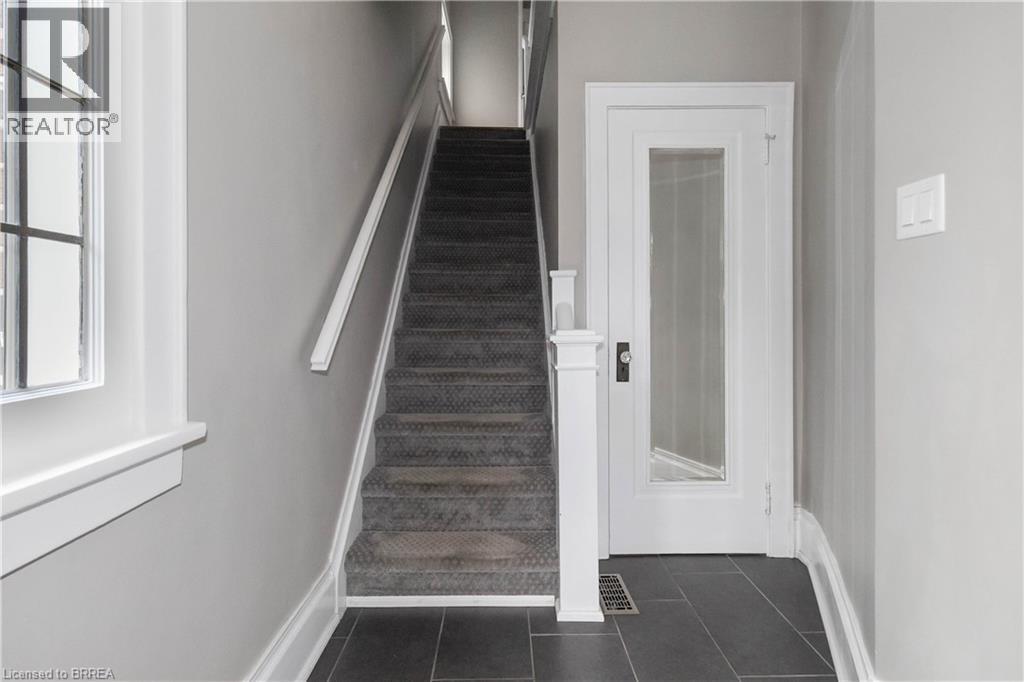 19 Lincoln Avenue, Brantford, Ontario  N3T 4S5 - Photo 5 - 40803741