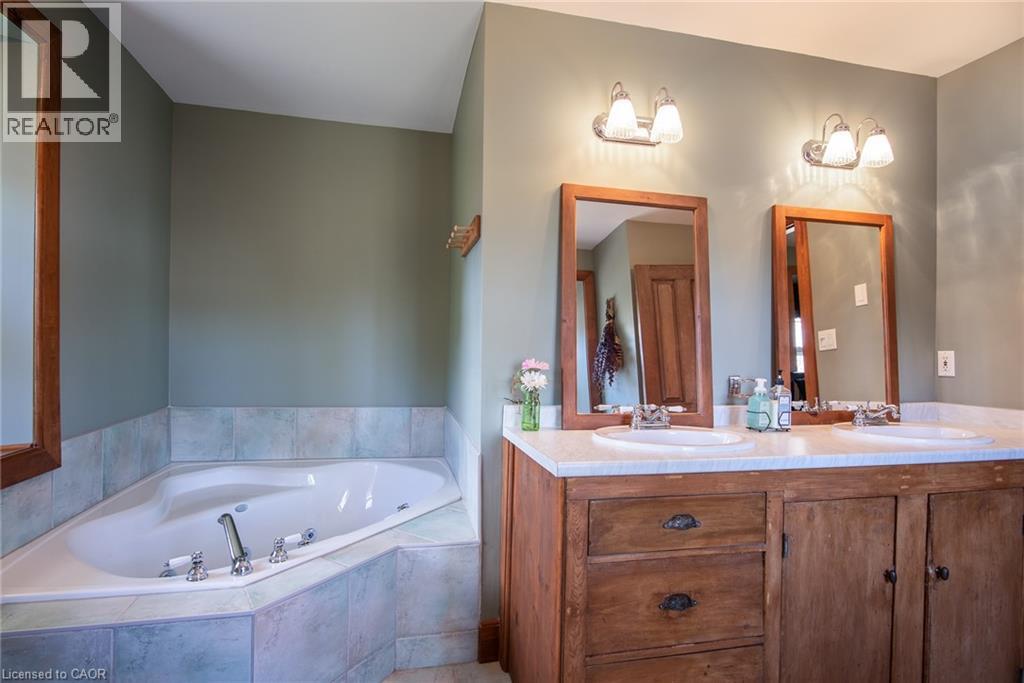 274 Woodridge Drive, Mannheim, Ontario  N0B 2H0 - Photo 41 - 40822824