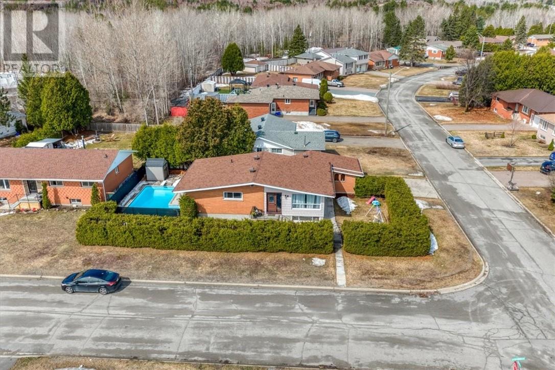 2 Gloria Avenue, Sudbury, Ontario  P0M 1N0 - Photo 1 - 2127313