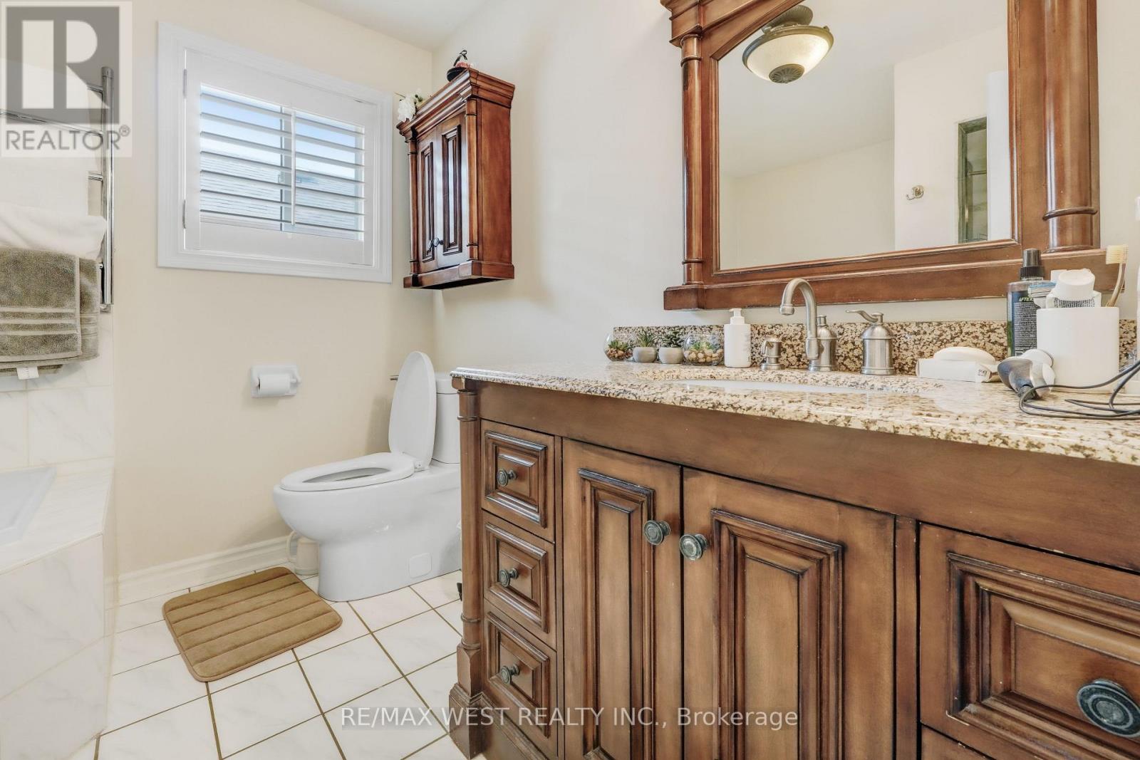 3 Amaryllis Avenue, Richmond Hill, Ontario  L4E 3T7 - Photo 12 - N13031966