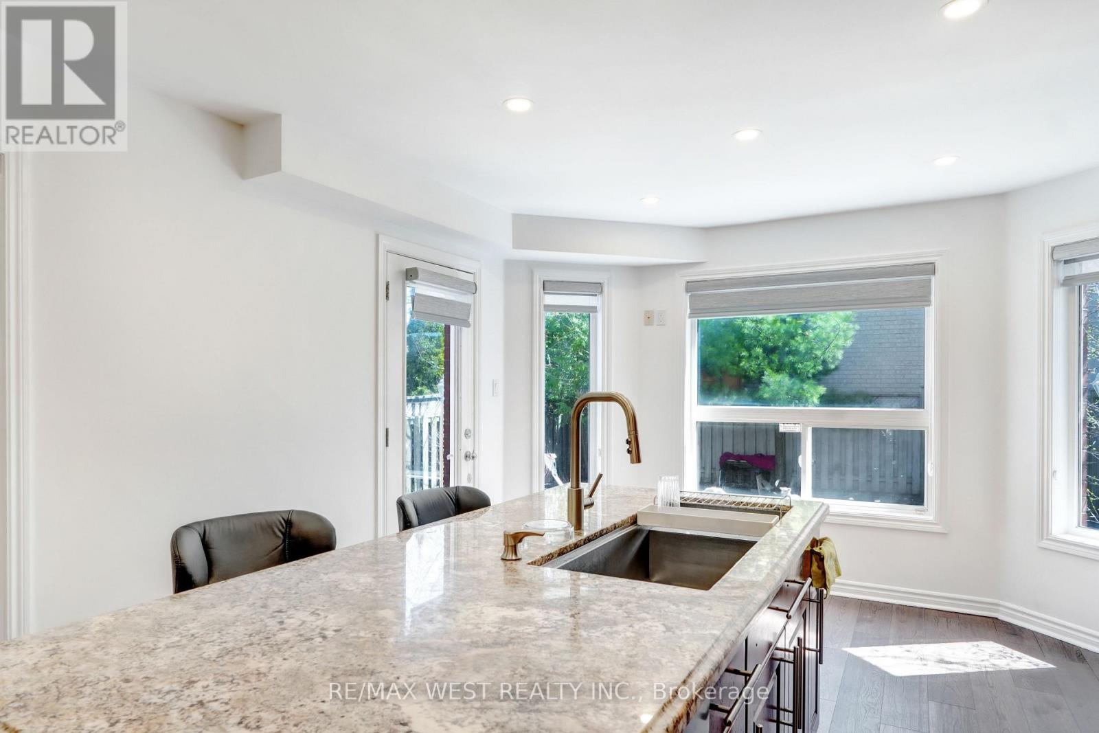 3 Amaryllis Avenue, Richmond Hill, Ontario  L4E 3T7 - Photo 5 - N13031966