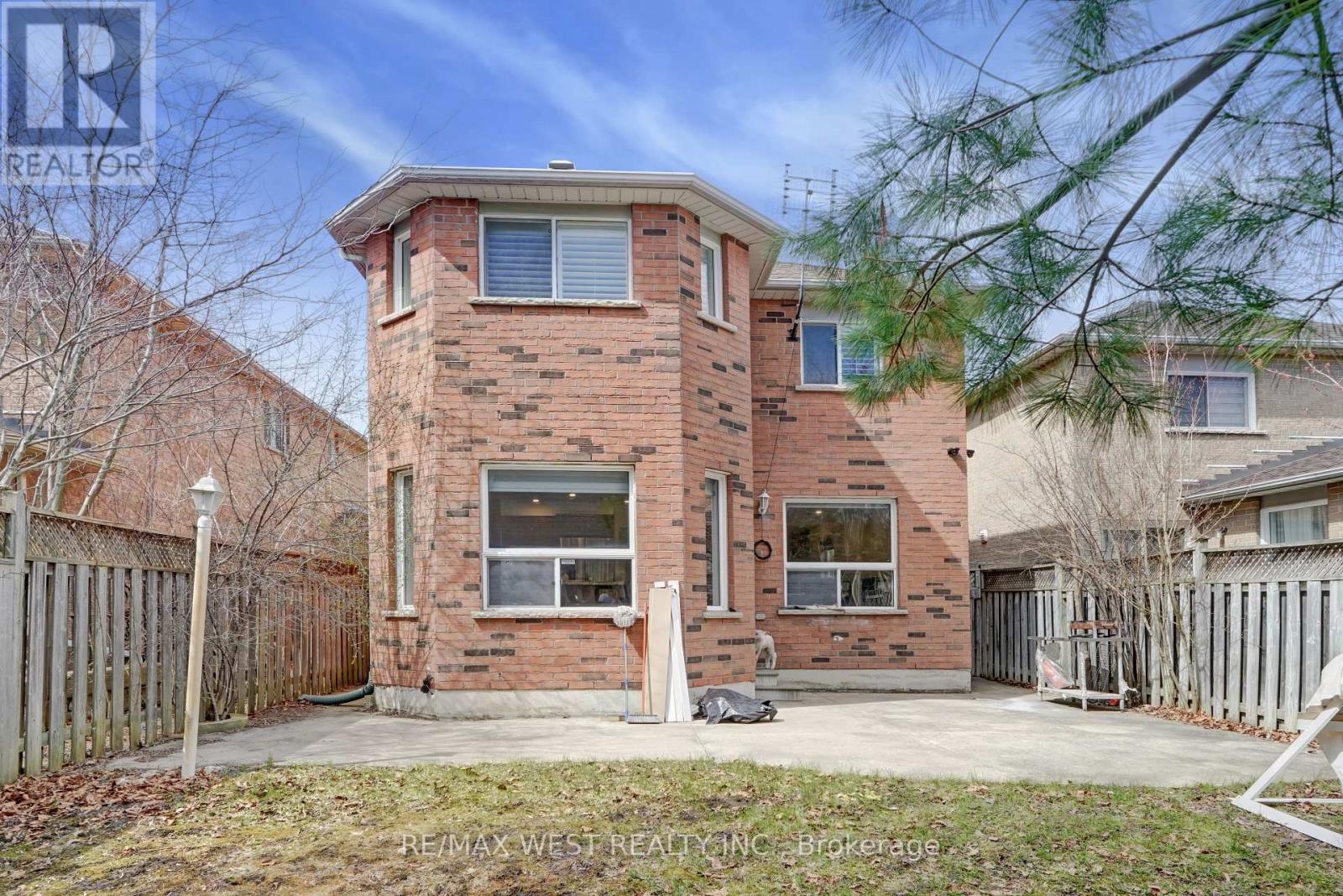 3 Amaryllis Avenue, Richmond Hill, Ontario  L4E 3T7 - Photo 16 - N13031966