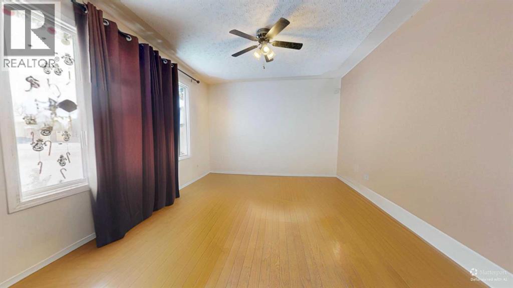 602 27 Street N, Lethbridge, Alberta  T1H 3W7 - Photo 3 - A2274234