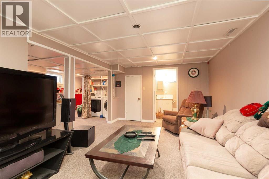 602 27 Street N, Lethbridge, Alberta  T1H 3W7 - Photo 27 - A2274234