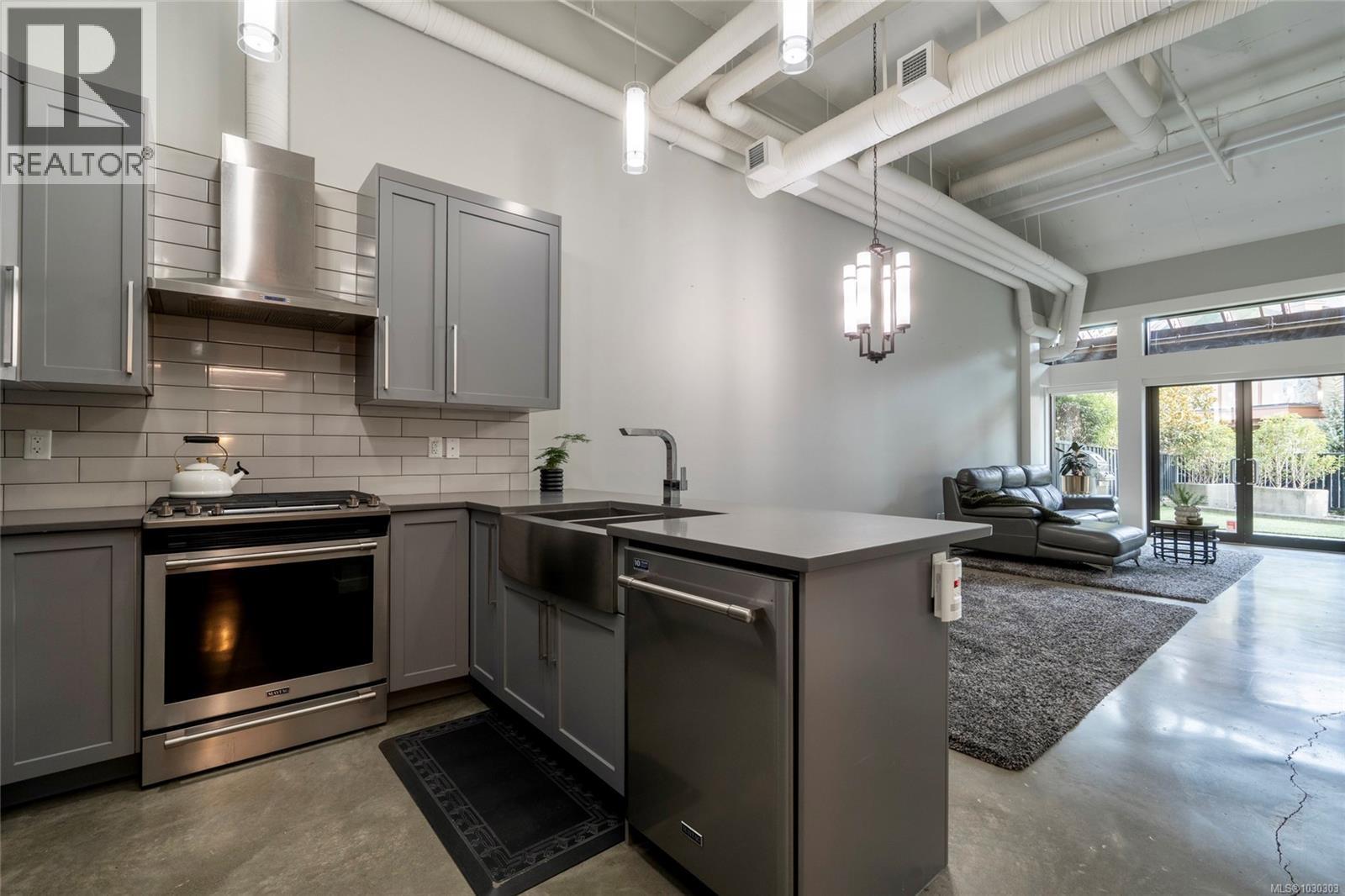 108 2049 Country Club Way, Langford, British Columbia  V9B 0H8 - Photo 2 - 1030303