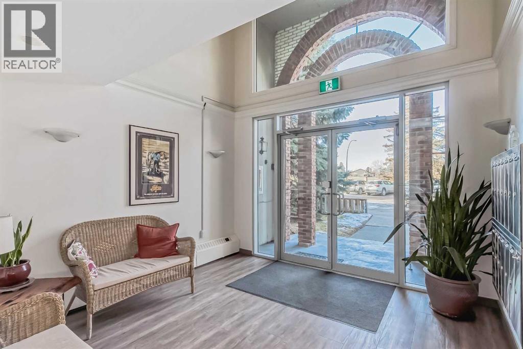 202, 520 Cedar Crescent SW, Calgary, Alberta  T3C 2Y8 - Photo 5 - A2303330