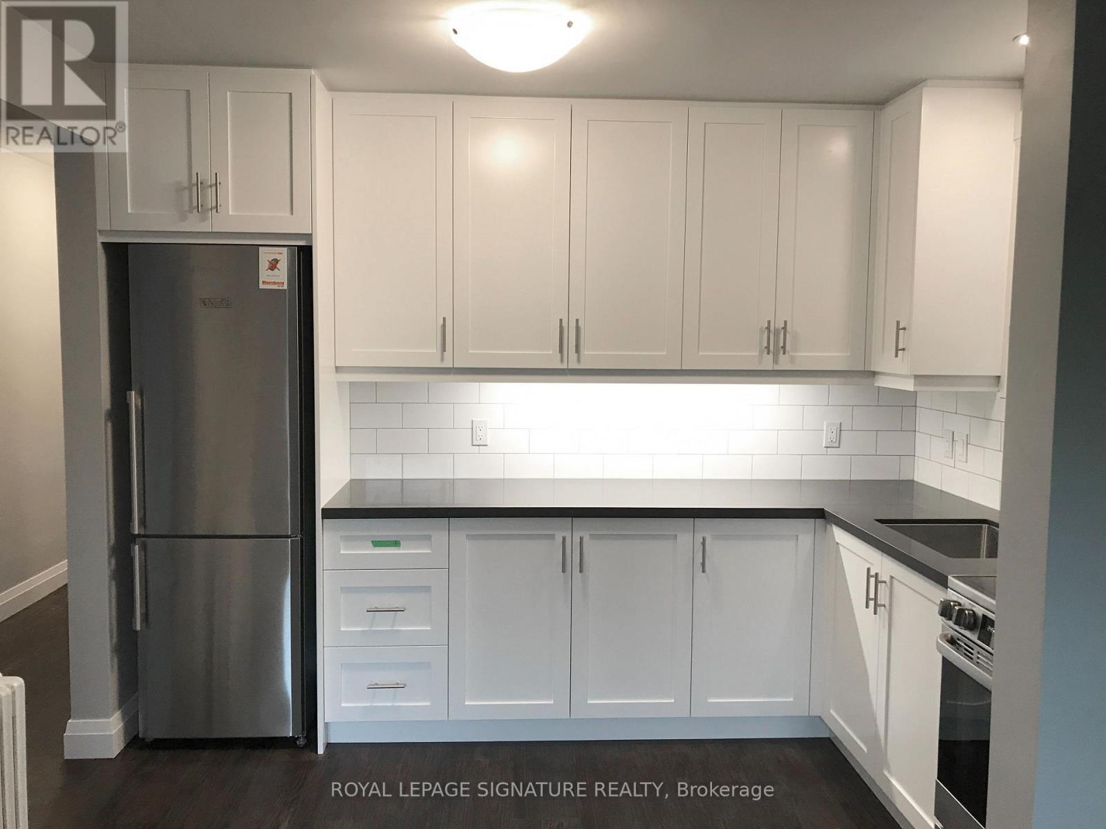 1 - 273 LAKESHORE ROAD E, Mississauga, Ontario