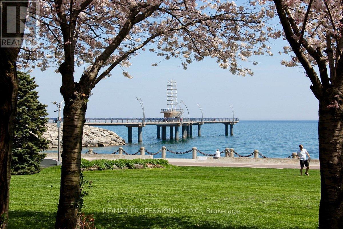 Th27 - 1095 Cooke Boulevard, Burlington, Ontario  L7T 0C4 - Photo 36 - W13046714