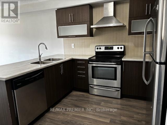 9 Daylight Street, Brampton, Ontario  L7A 4N5 - Photo 3 - W13046754