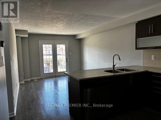 9 Daylight Street, Brampton, Ontario  L7A 4N5 - Photo 5 - W13046754