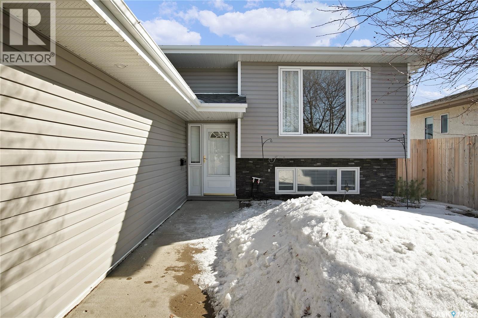 403 King Place, Warman, Saskatchewan  S0K 4S0 - Photo 1 - SK033931