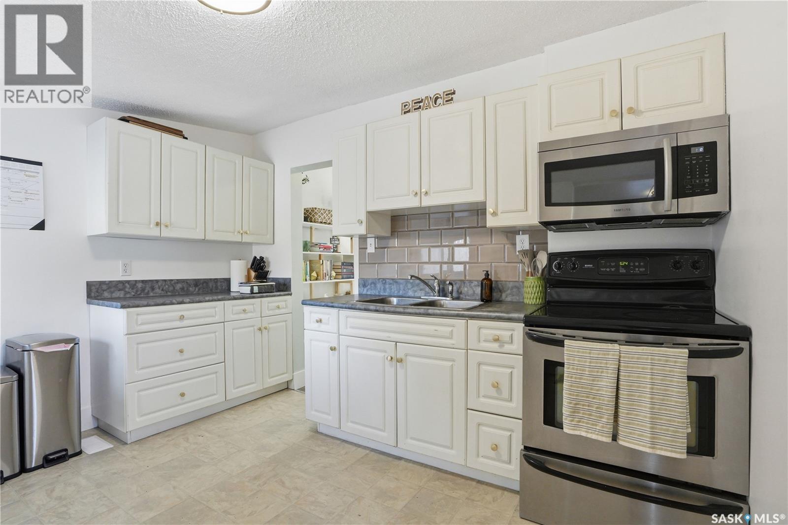 1334 I Avenue N, Saskatoon, Saskatchewan  S7L 2J3 - Photo 10 - SK033753