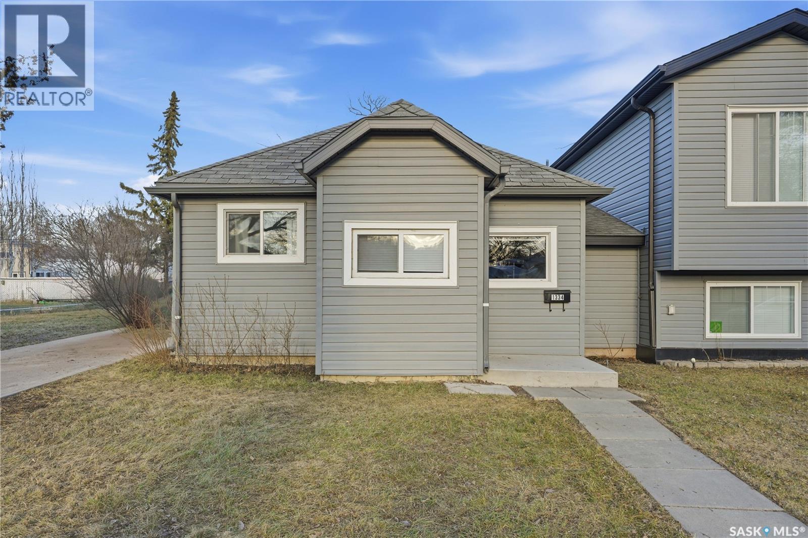 1334 I Avenue N, Saskatoon, Saskatchewan  S7L 2J3 - Photo 2 - SK033753