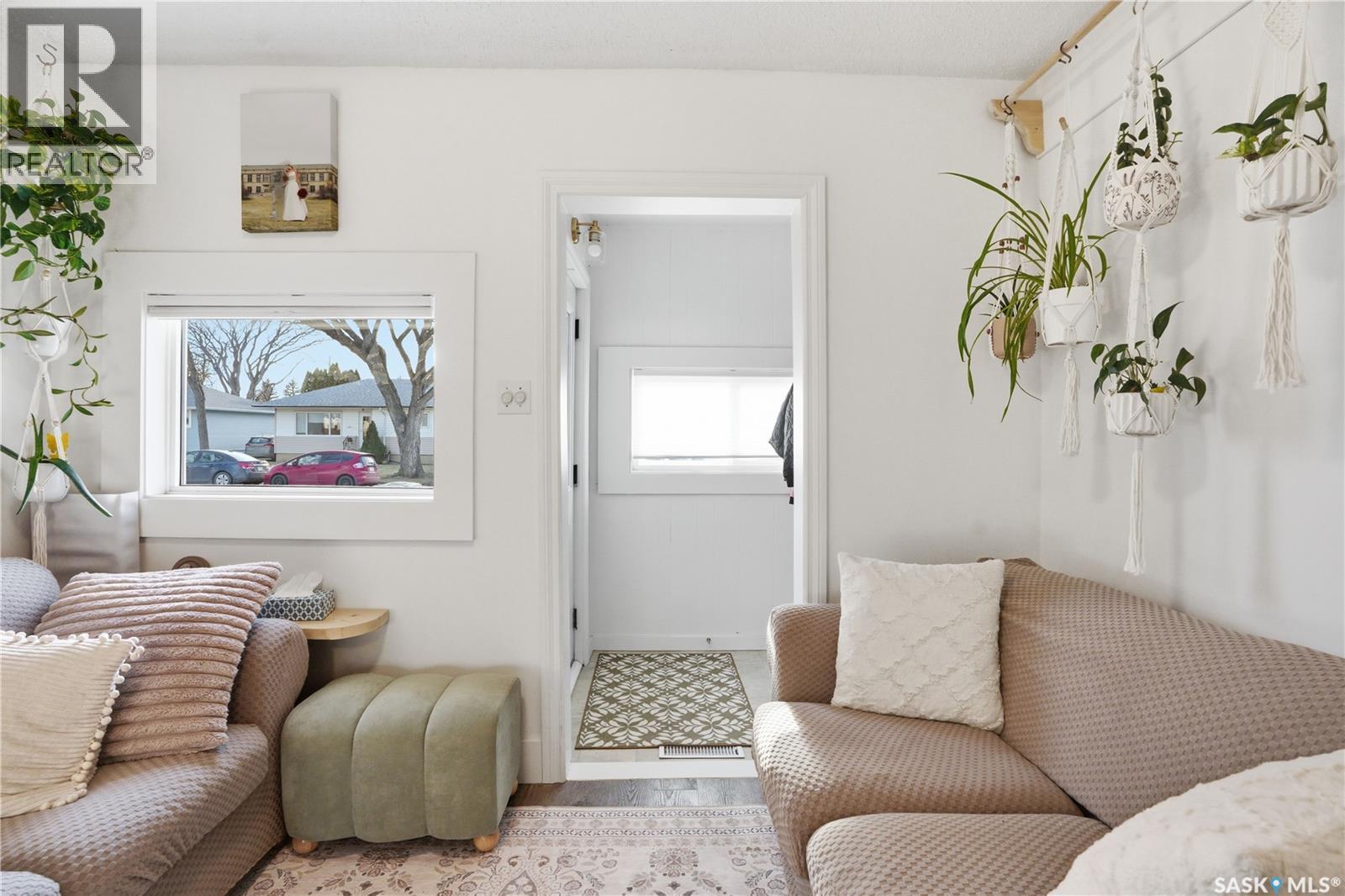 1334 I Avenue N, Saskatoon, Saskatchewan  S7L 2J3 - Photo 3 - SK033753