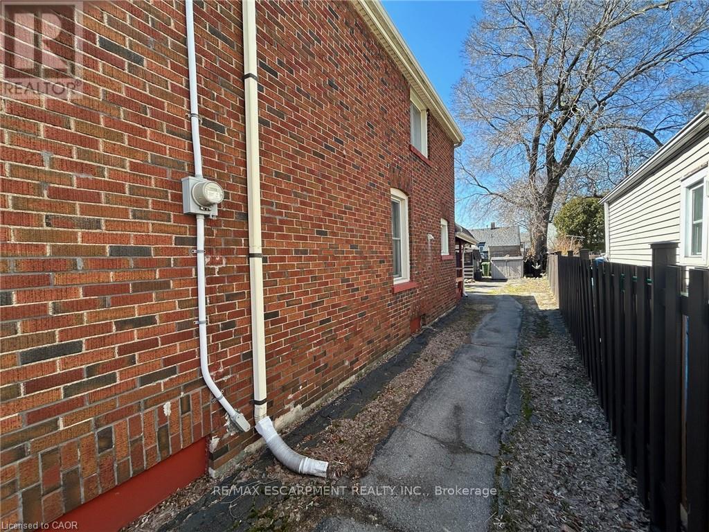 72 East 32nd Street, Hamilton, Ontario  L8V 3R9 - Photo 3 - X13046712