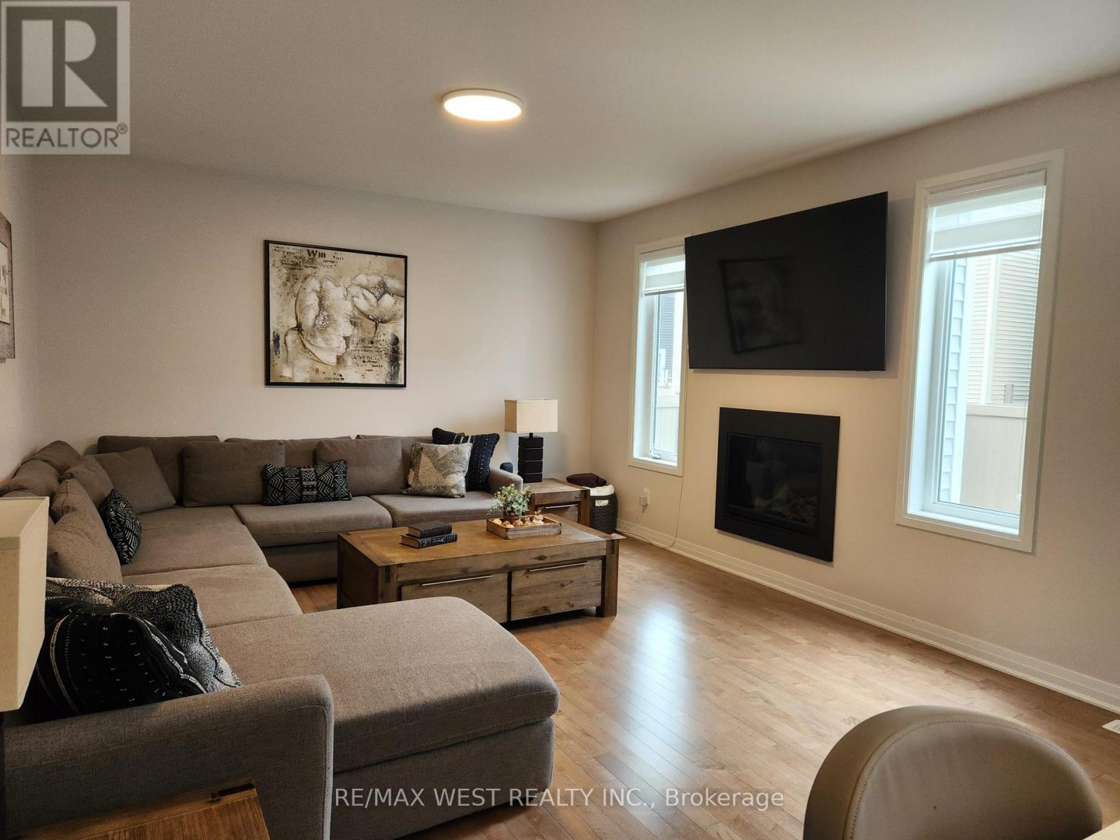 609 Sandillon Place, Ottawa, Ontario  K1W 1H2 - Photo 3 - X13046720