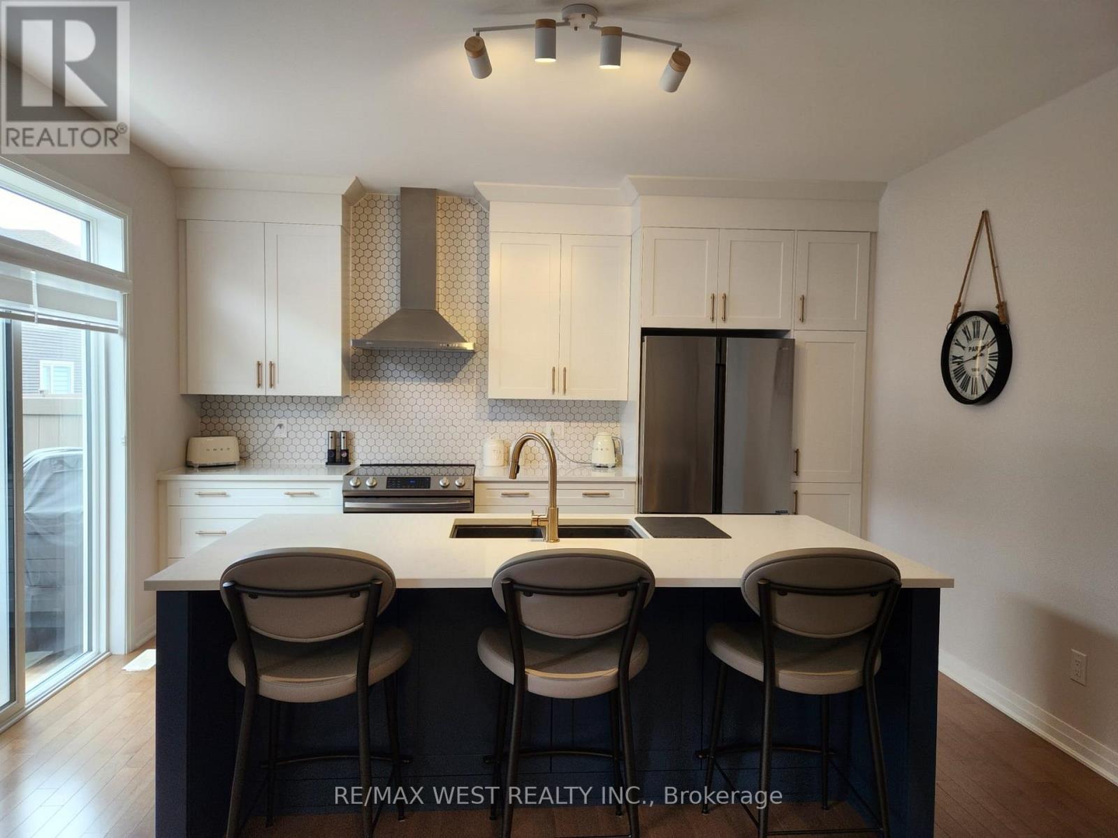 609 Sandillon Place, Ottawa, Ontario  K1W 1H2 - Photo 6 - X13046720