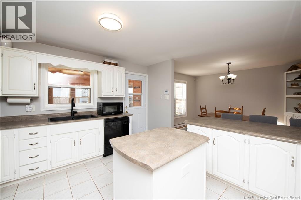 82 Crestwood Drive, Moncton, New Brunswick  E1C 9E4 - Photo 8 - NB133849
